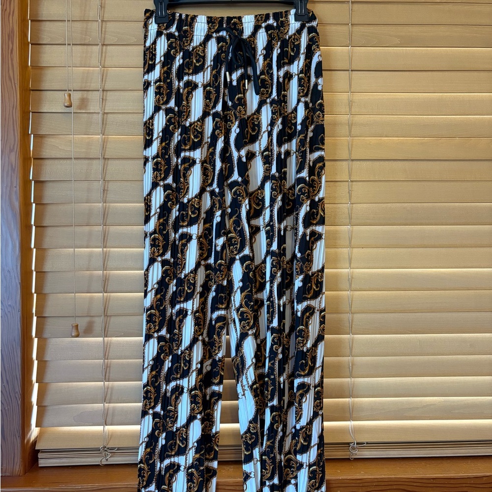 New Mix NWOT Black and Gold Wide Leg abstract pattern, 28" waist measurements - Picture 2 of 6